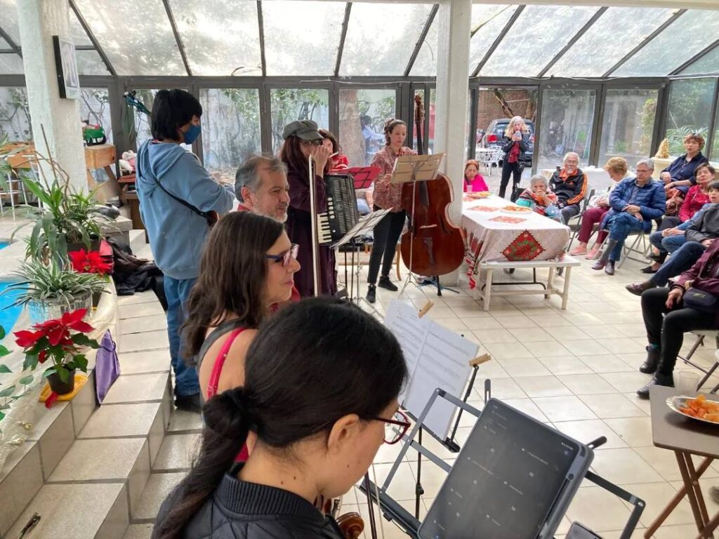 Orbamex, Orquesta Balkan de México en col. Atlántida